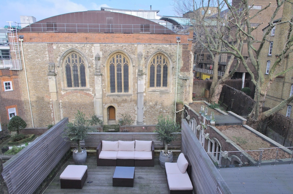 outdoor bbq area
