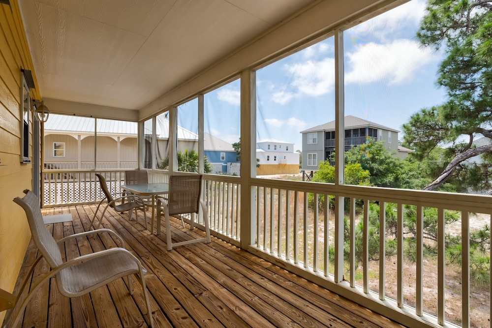 Heels In The Sand - 205 Magnolia Ct 3 Bedroom Home by RedAwning view 5