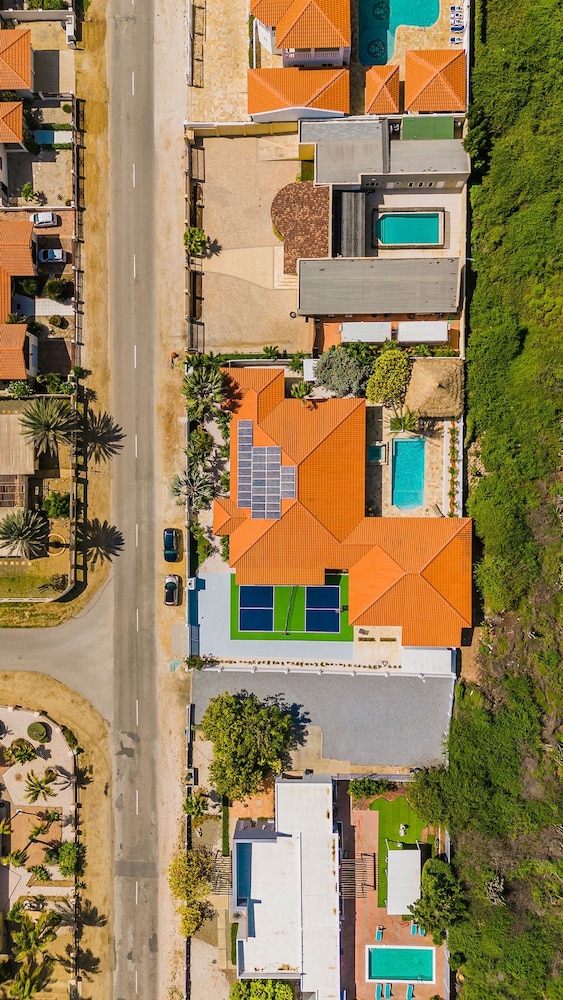 The Court Villa - 8 Bed 8 5 Bath