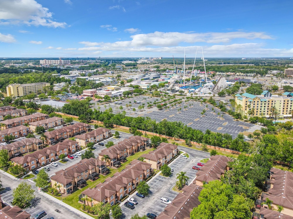 Regal Oaks Getaway Resort Living Near Disney