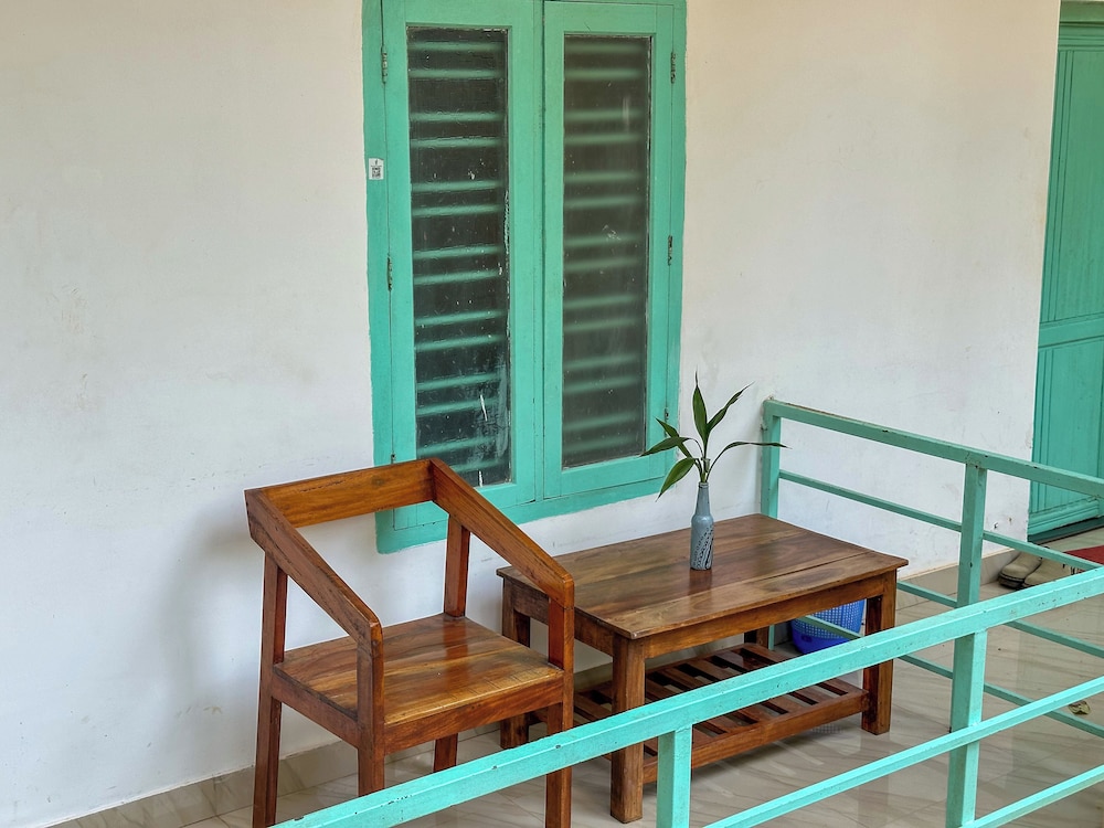 Molly's Hostel