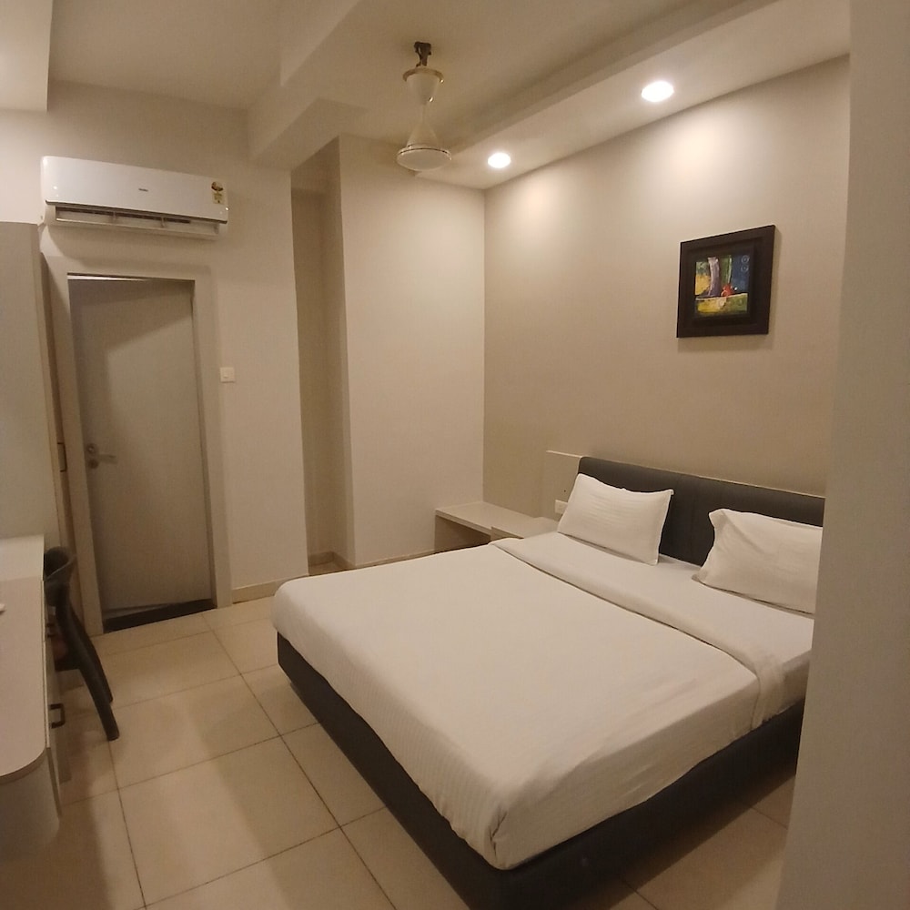 Hotel Square 36