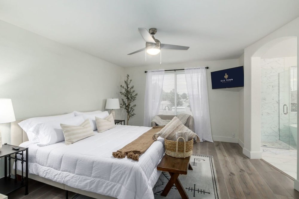 5BR Citrus Estate Sleeps 13 Free Htd Pool Gameroom