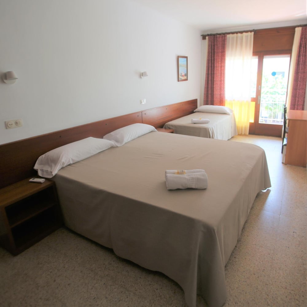 Hostel Costa Brava