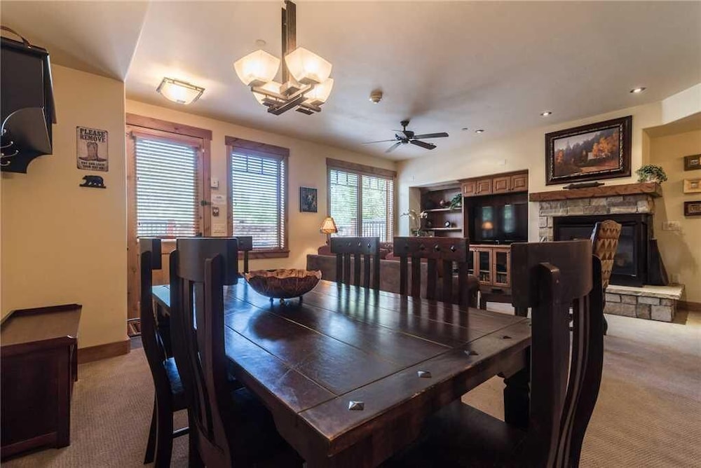 5112 Emerald Lodge, Trappeur's Crossing Apartment 2