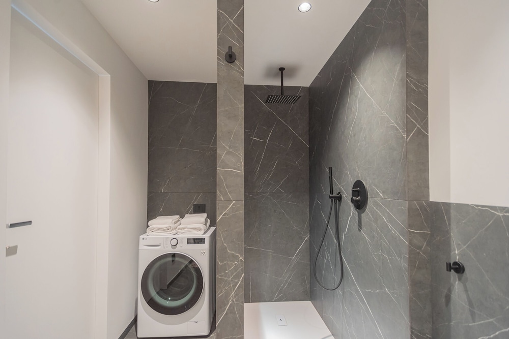 Piccola Como Lotus by Rent all Como