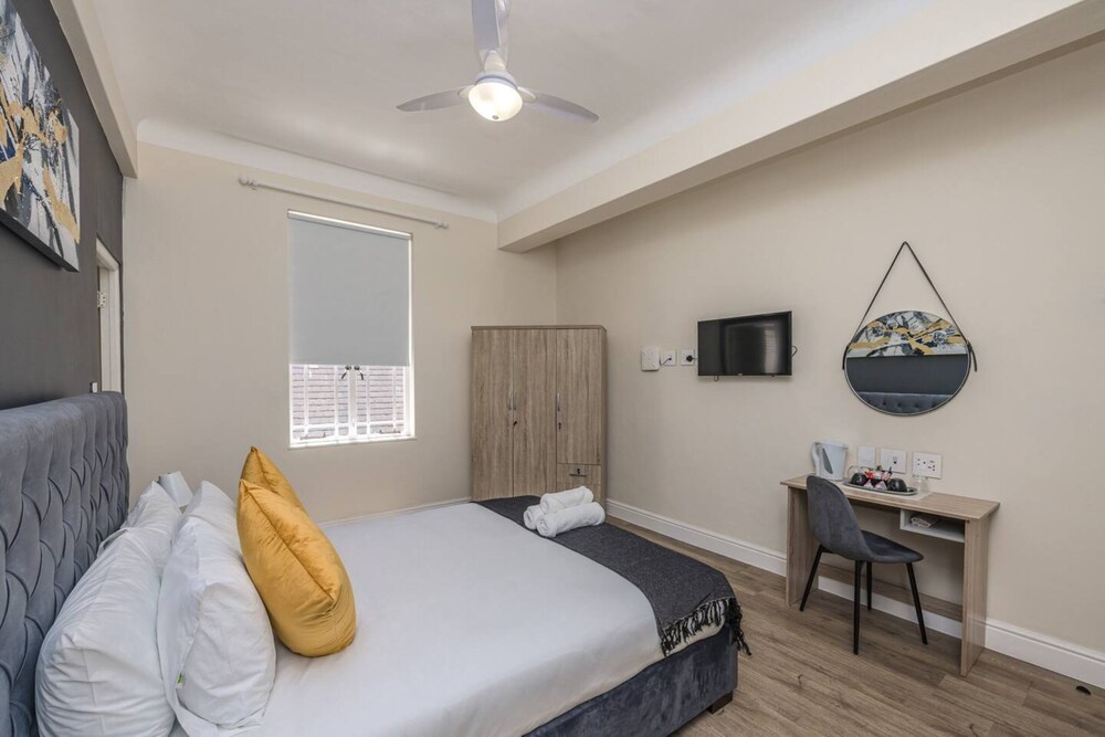 Cape Legacy - Luxury Must-have Studio Suite view 5