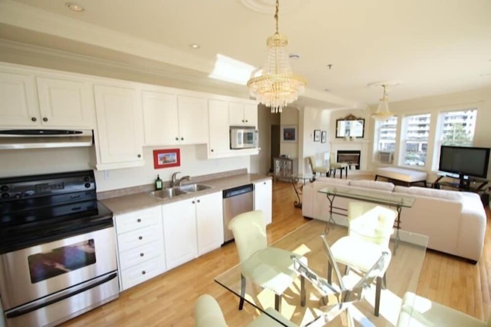 HarbourGate Condos & Studios, photo 12