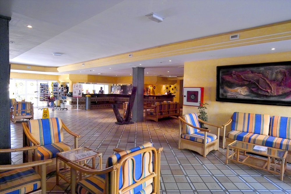 Hotel Caleta Garden - Image 1