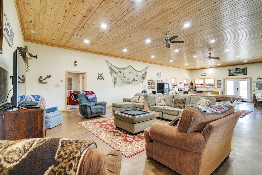 Boat Launch On-site: Lakefront Toledo Bend Getaway