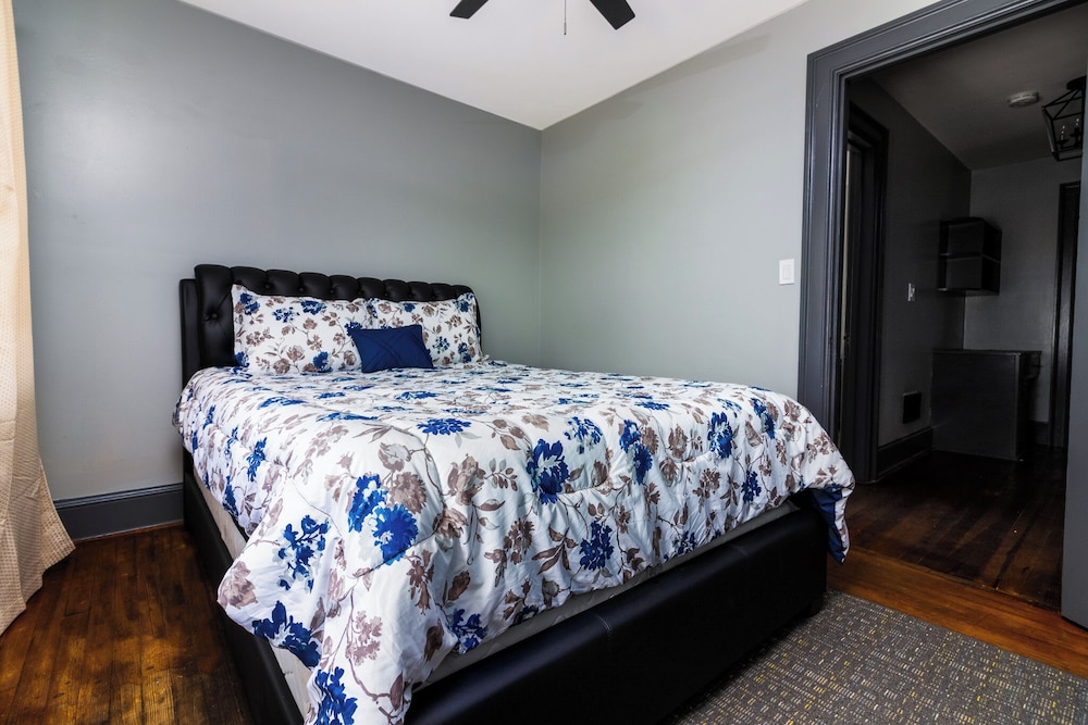 5Br, 1.5 Ba Close To Niagara Falls State Park