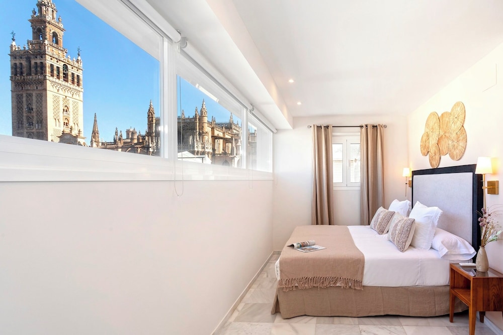 Beautiful 2 bd Apartment With Views to the Cathedral Constituci n IV