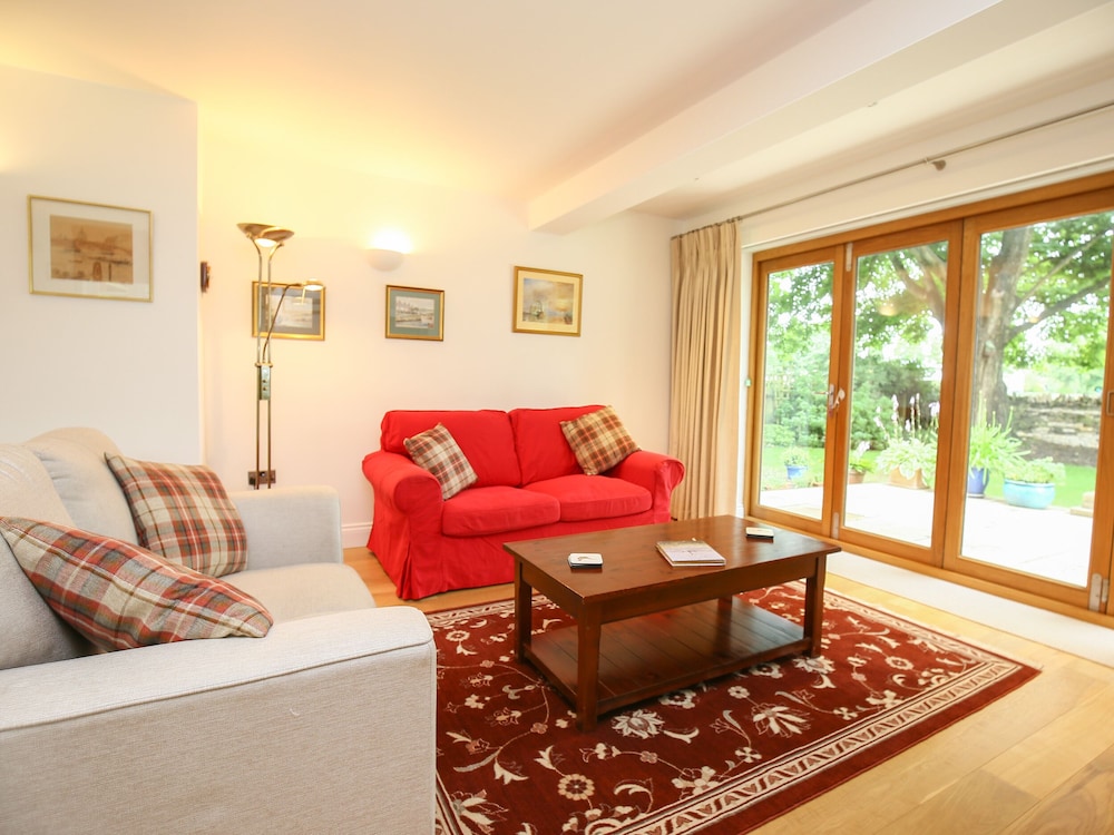 5 Burford Mews view 3