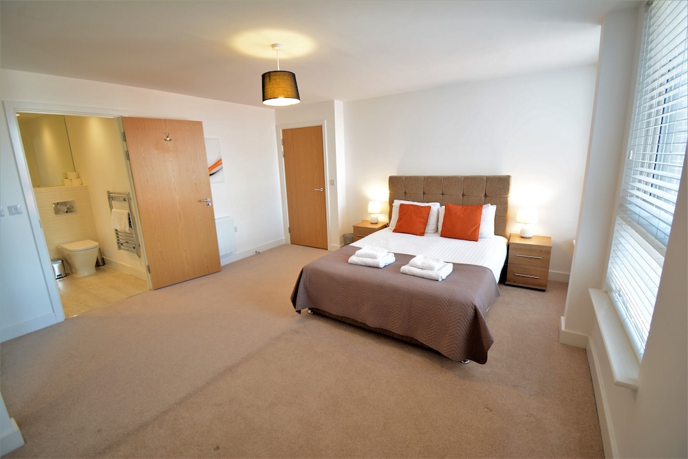 Kennet House Superior Serviced Apartment