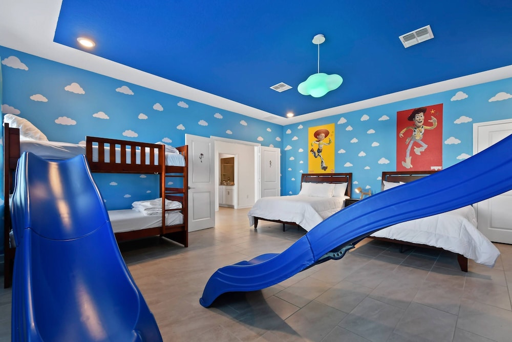 Disney 9Bd Storeylake Game Pool