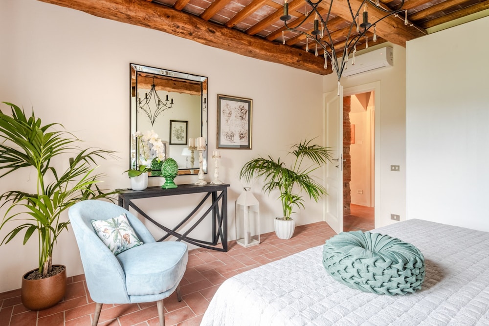 Valle del Sole Winery Farmhouse