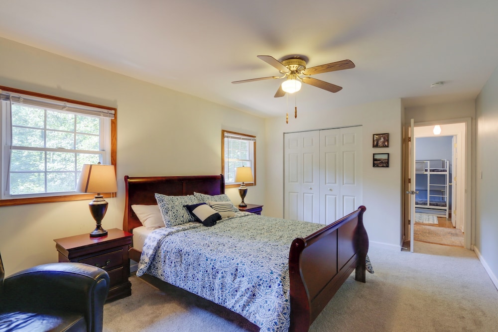 Harpers Ferry Cabin - Walk to Private Lake! - Property Image 27