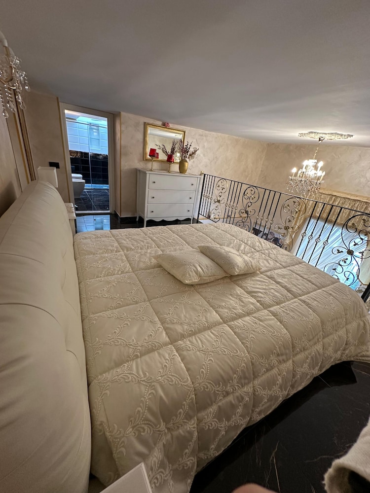 Luxury Apartment in Vomero photo 3