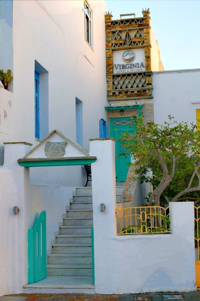 Hotel Virginia Rooms - Image 1