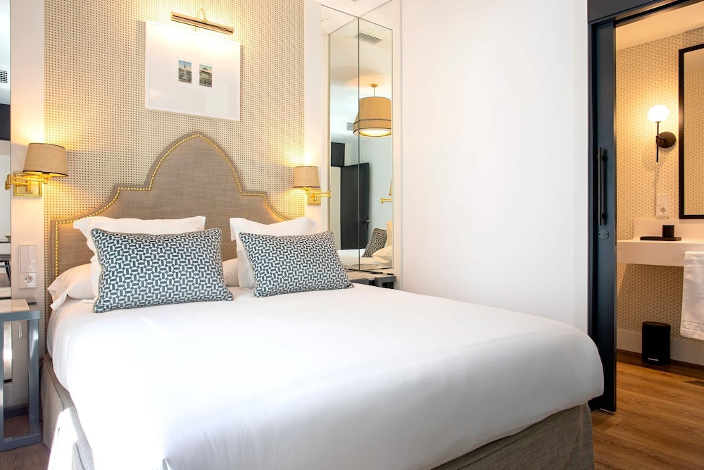Exclusive Apartment Near Torre del Oro Betis Xiii
