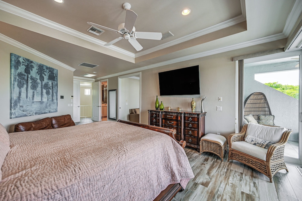 Luxe Bonita Springs Home < 2 Mi to Beach!