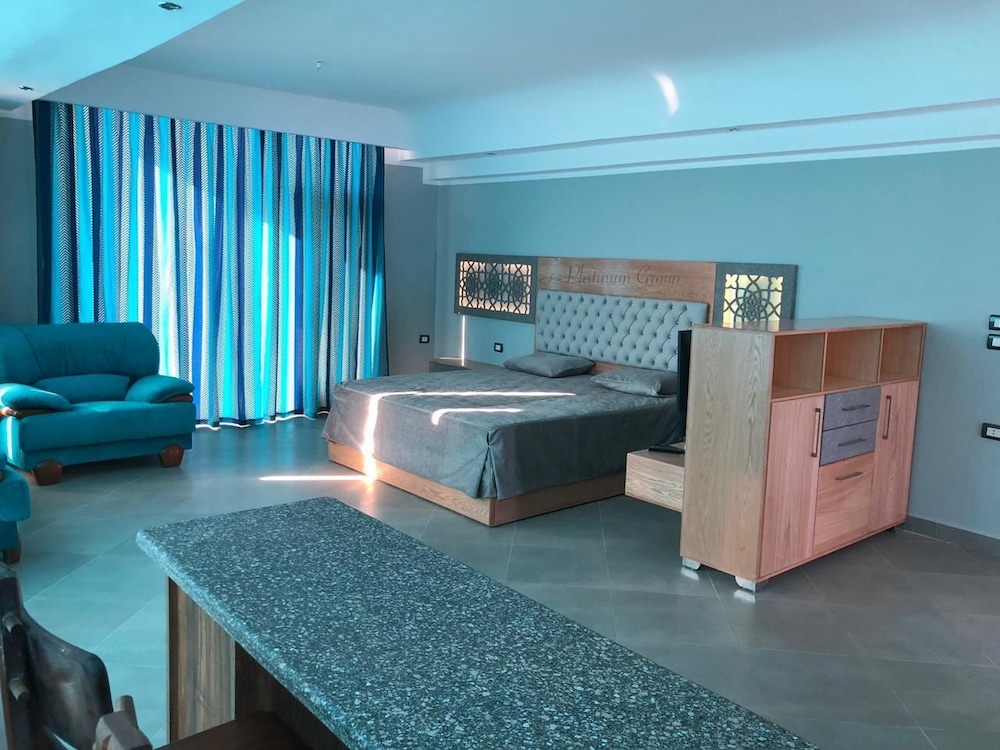 Sea view Studio at heart of Hurghada view 2