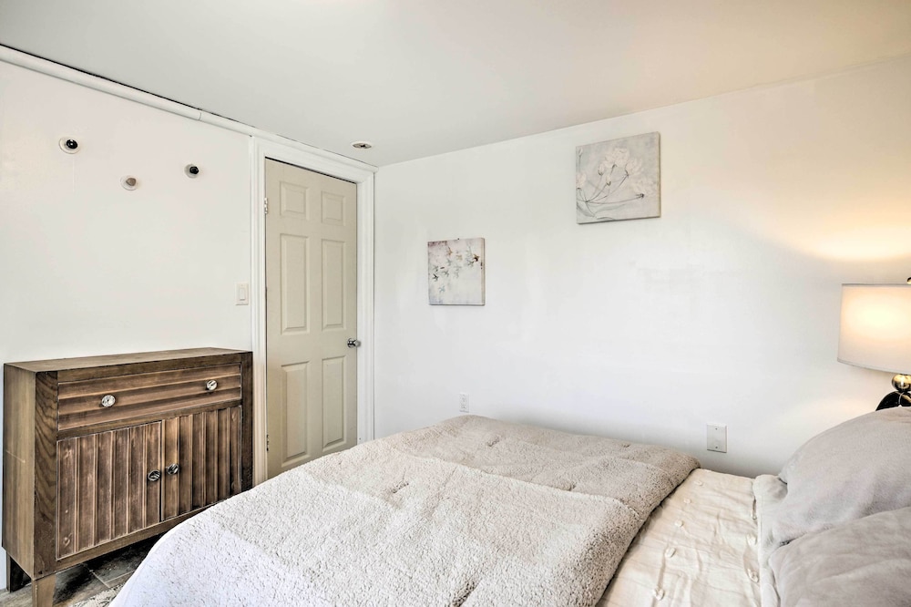 Island Park Couple's Escape 1 Mi to Beach! - Property Image 22