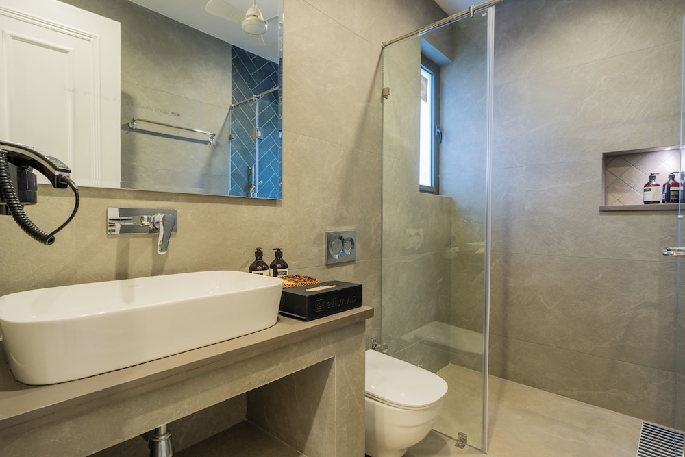 ELIVAAS Laguna Camellia | Luxe 4 BHK Villa Near Popular Beaches with Private Pool