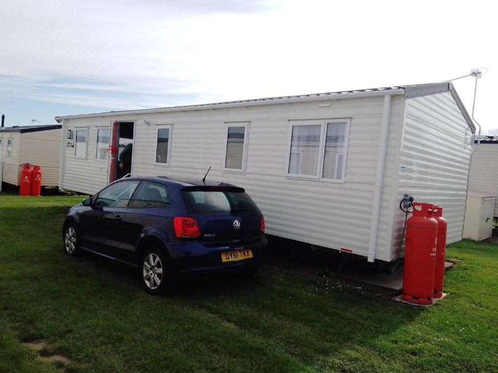 3 Bed, Sleeps 8 Caravan, California Cliffs Park
