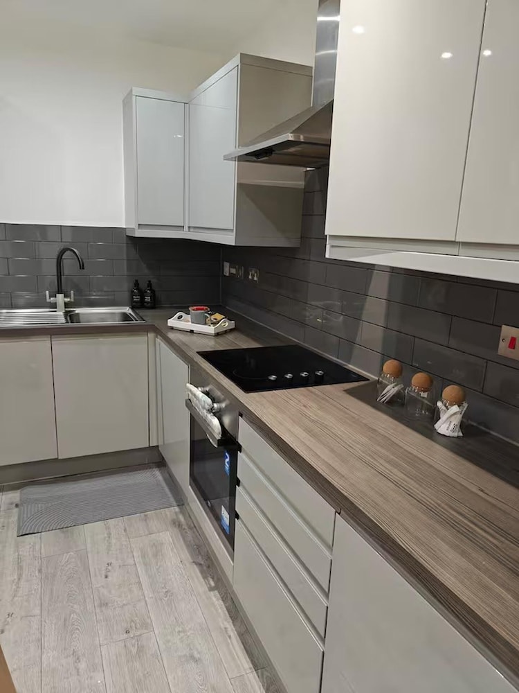 Modern 1Br Sleeps3 - City Centre Location