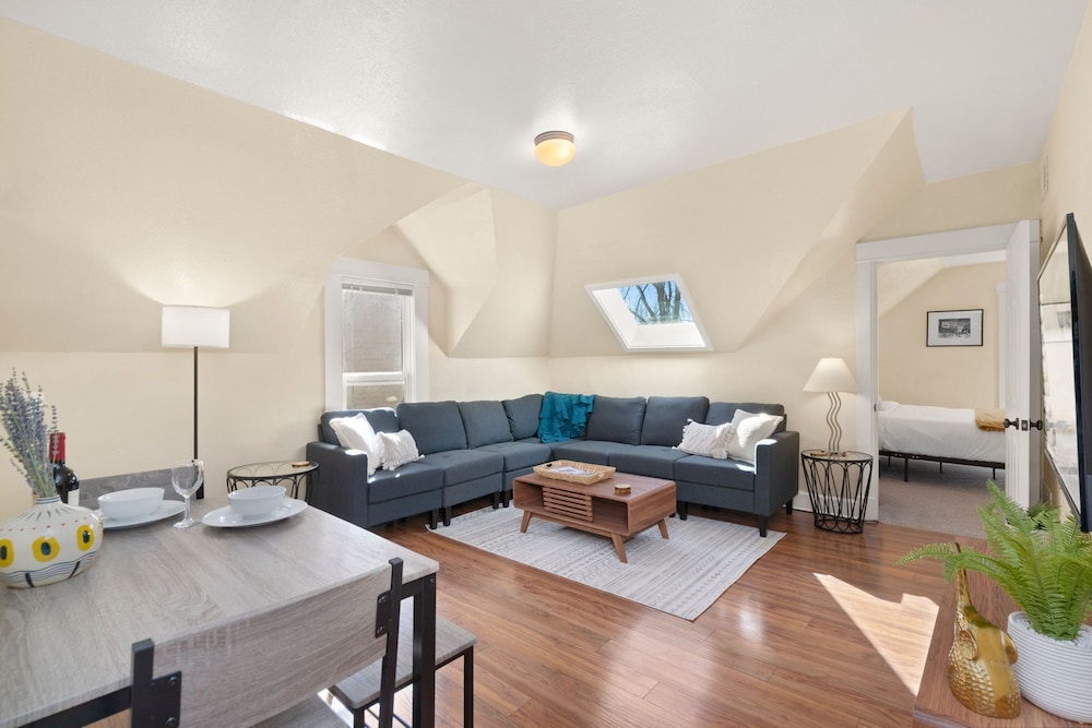 Spacious Old Town Home Walk to Dining & Culture!