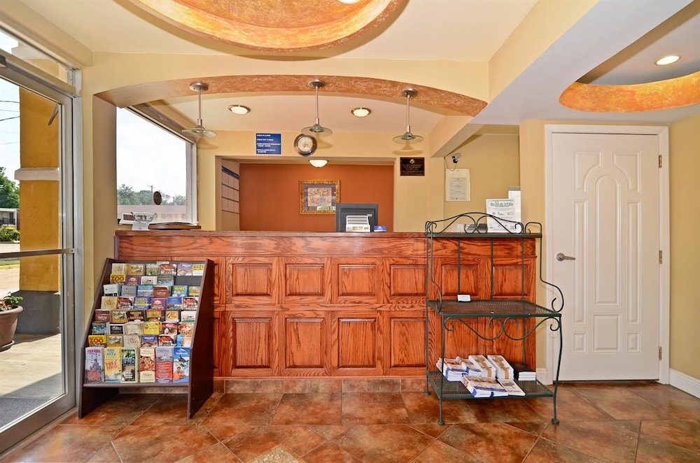 Americas Best Value Inn Alexandria - Property Image 21