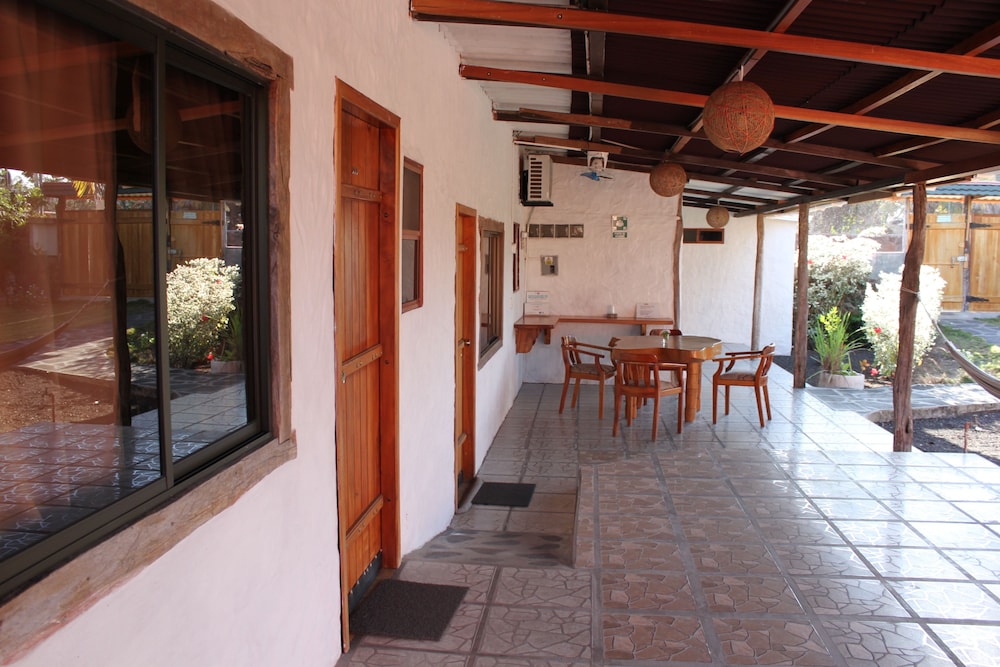 Hotel Mi Caleta Inn - Image 1