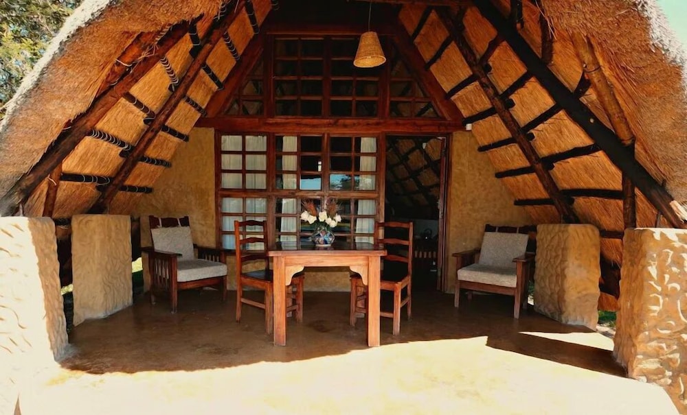 Antelope Park Safari Lodge