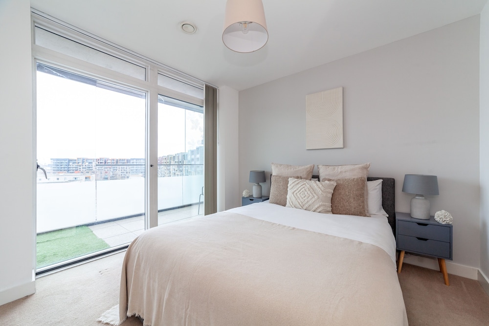 The Thames Collection