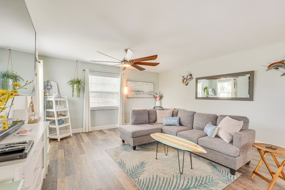 8 Mi to Beaches: Getaway w/ Pool in Panama City!