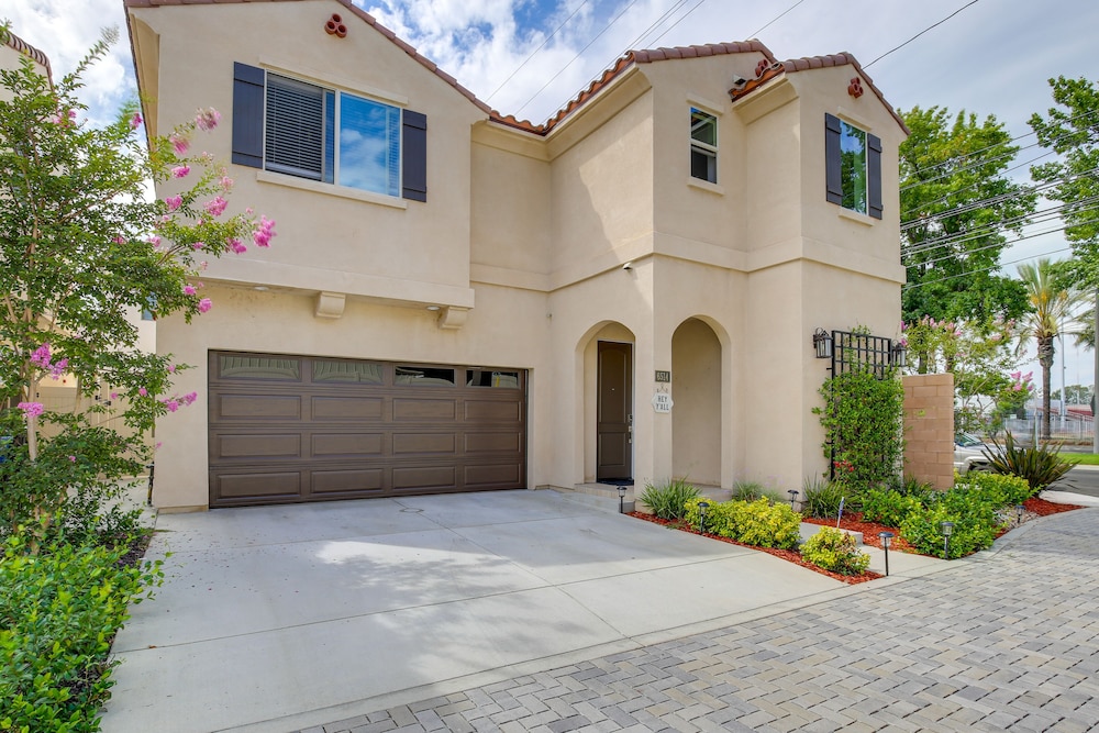 Pet-friendly Paramount Home, 16 Mi to Los Angeles! view 2