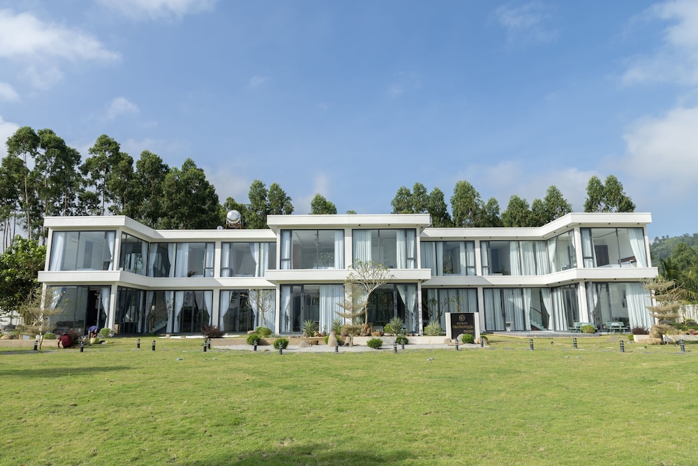 TKH Resort