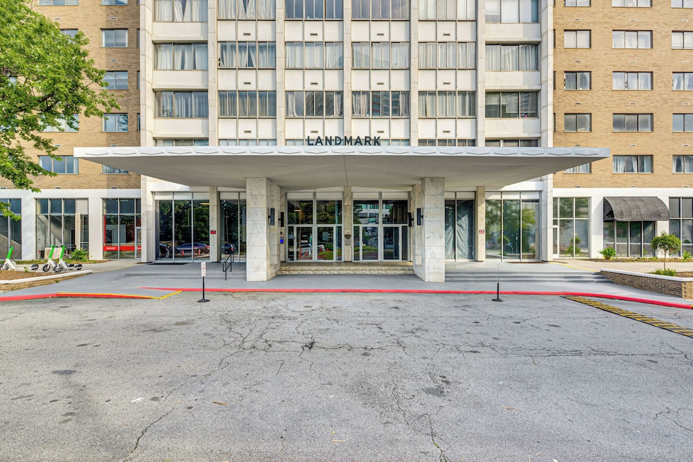 Walkable Condo < 1 Mi to Centennial Olympic Park!