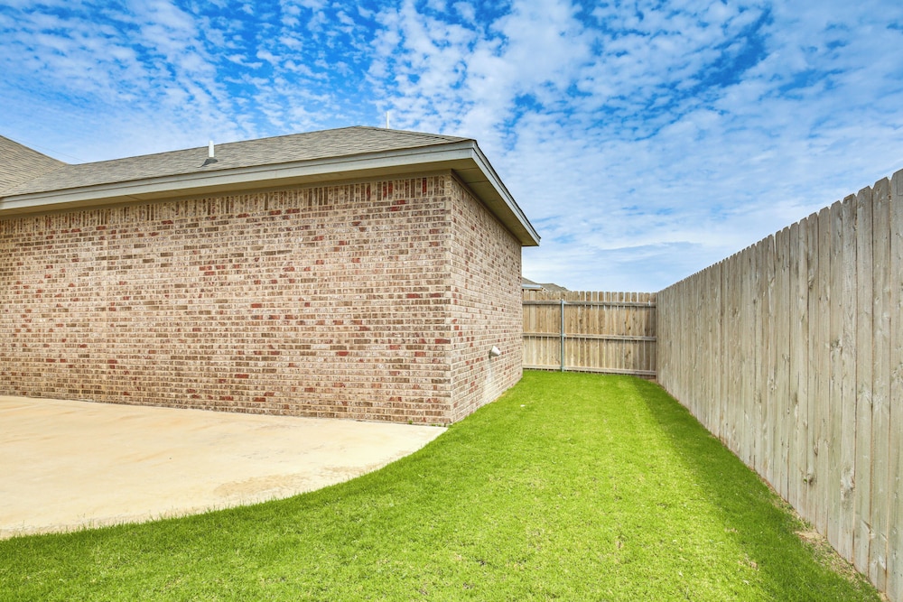 8 Mi to Texas Tech: Spacious Lubbock Home