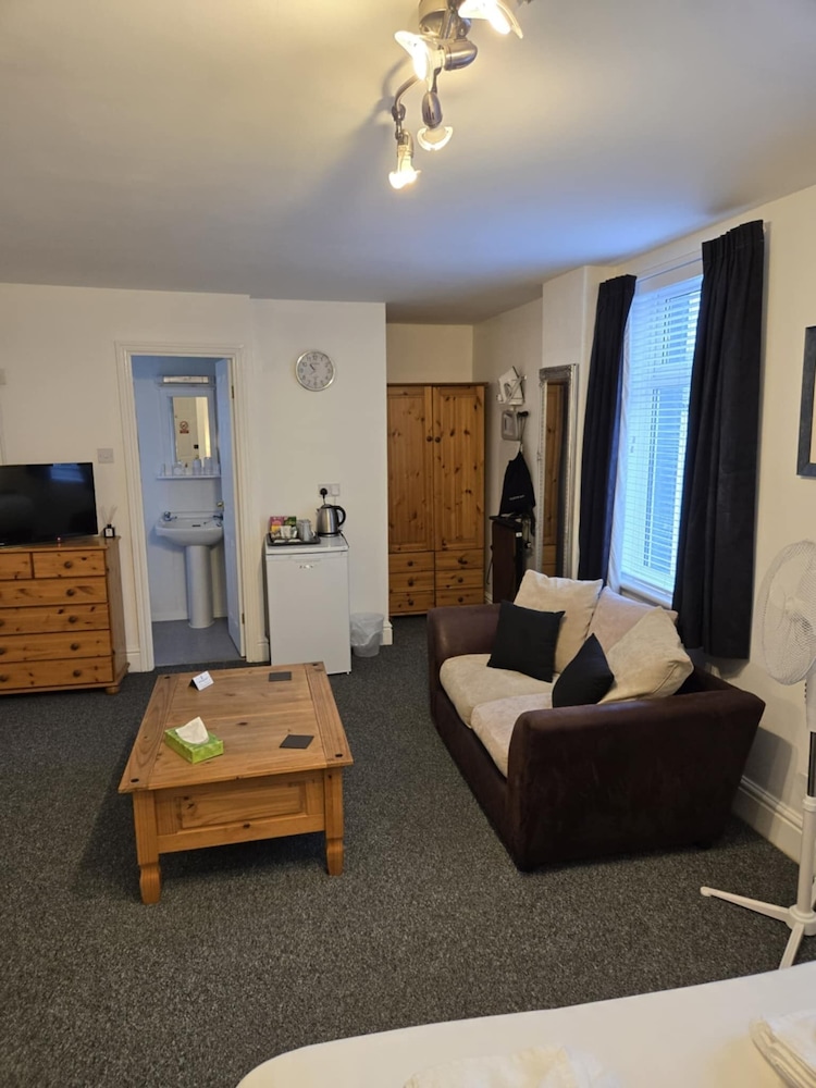 Q Accommodation