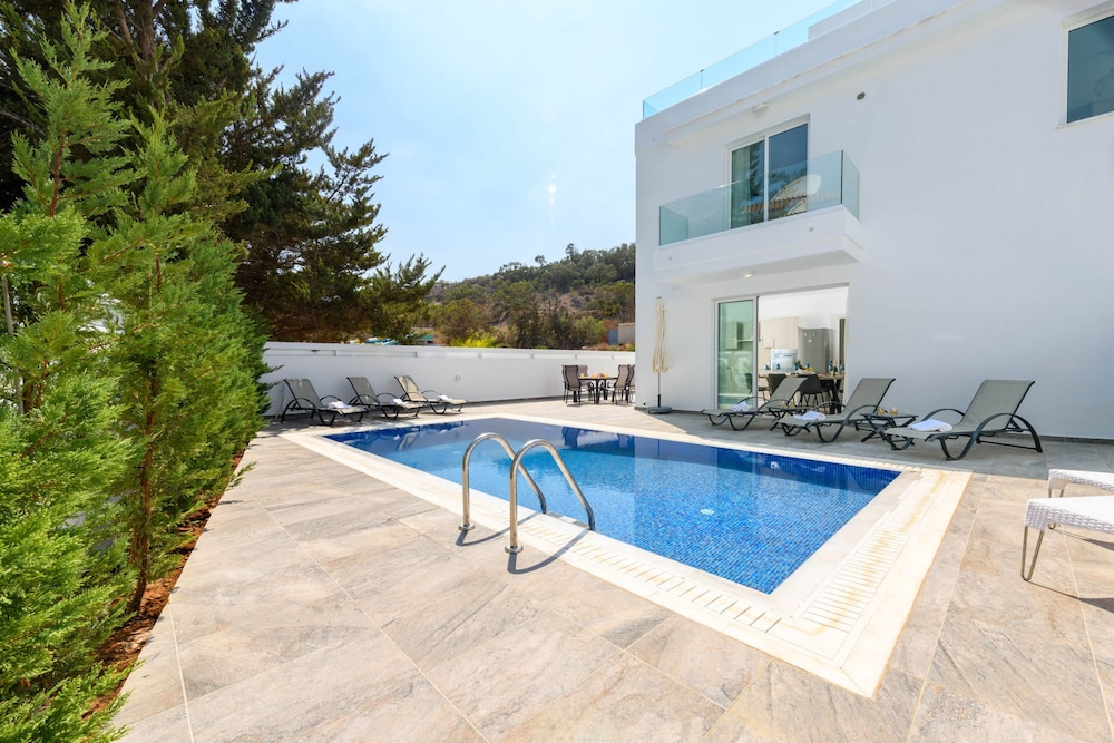 Green Bay Villa 16 in Protaras