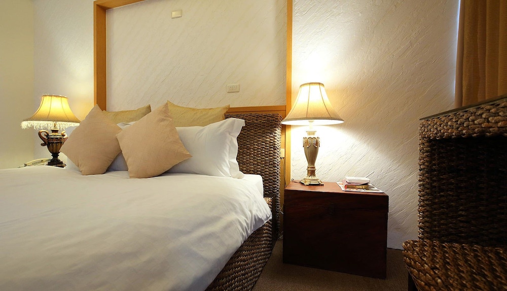 Pine Sea and Flower Hostel