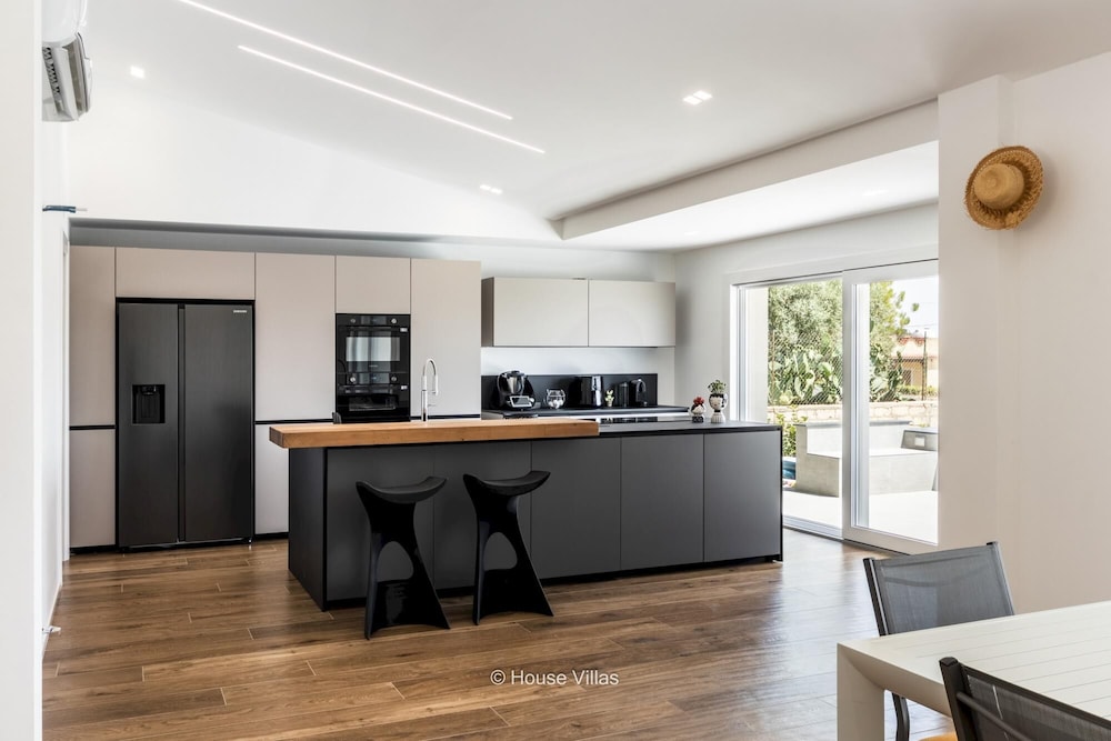 House Villas - Flaben Luxury Villa view 5