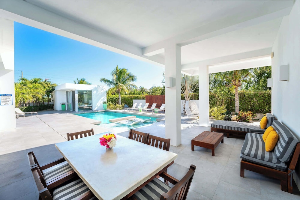 Seaside Family Vacation Villa, Hotel Amenities v2