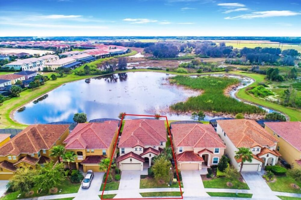 Stunner 6Br W/ South Pool, Lake View & Near Golf