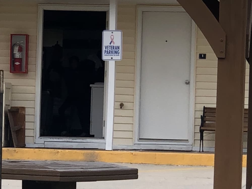 Hawkeye Motel