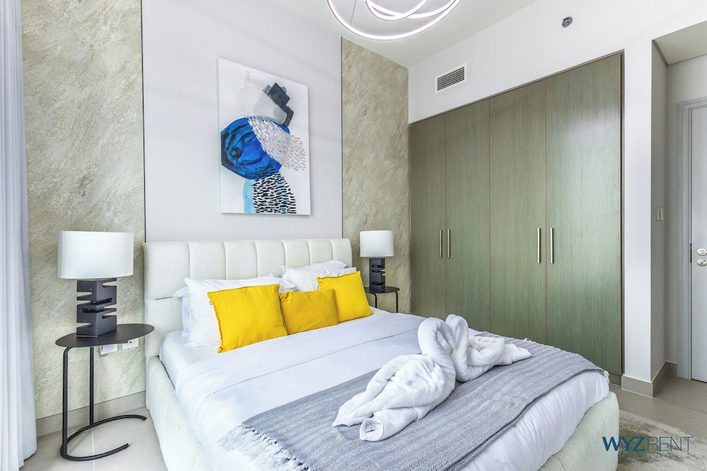 Modern 1BR Forte Near Burj & Mall