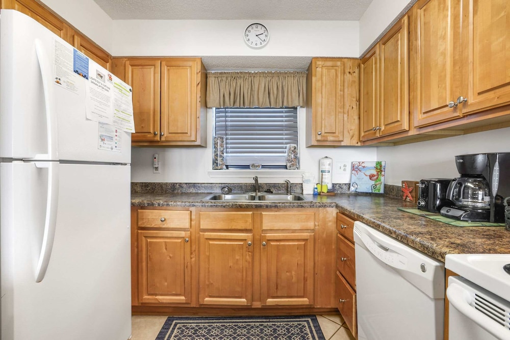Seaside Beach 5417- Two Bedrooms Waterfront Condo With Pool Sauna Amazing Ocean View Balcony