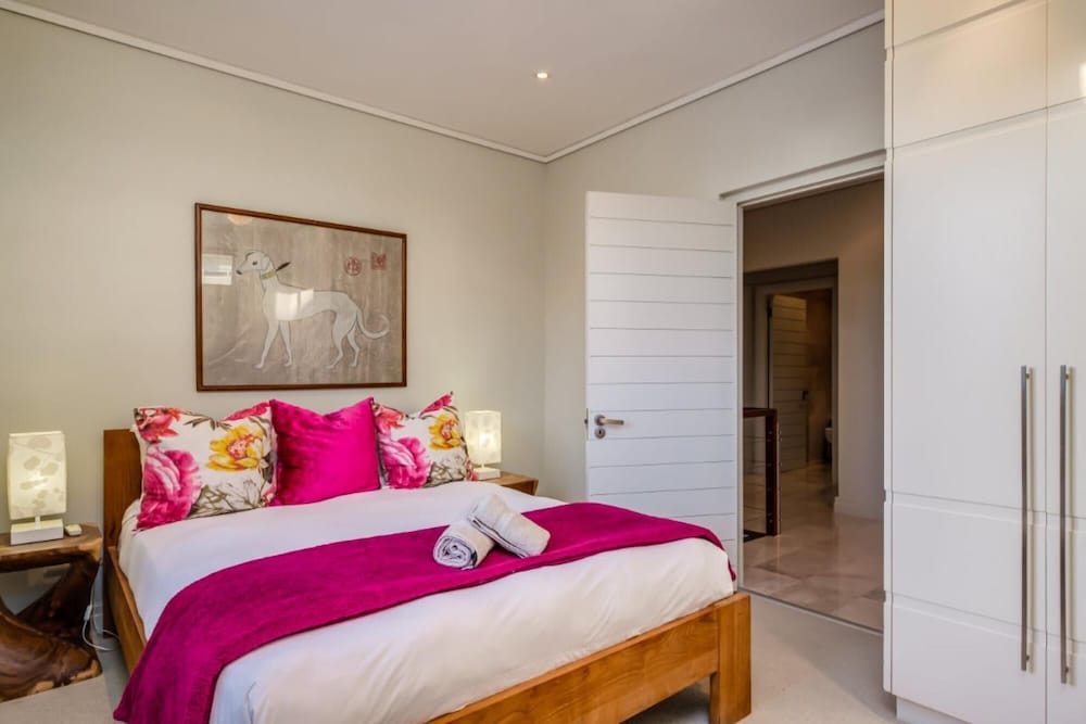 Stylish Family Villa w Pool Garden Putt-putt Villa Olivier